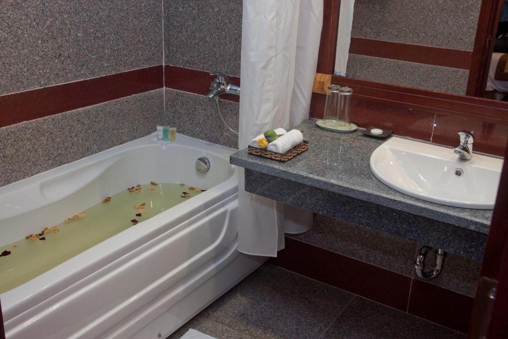 Dlgl - Dung Quat Hotel Κουάνγκ Νγκάι Δωμάτιο φωτογραφία